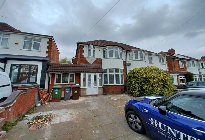 3 Bedroom Semi-Detached House To Rent In Lode Lane, Solihull, West Midlands, B91