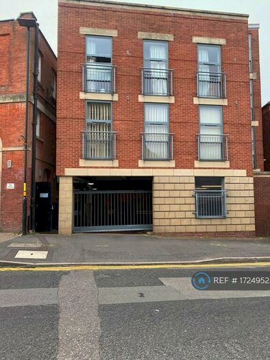 2 Bedroom Flat To Rent In The Florins, Sutton Coldfield, B72