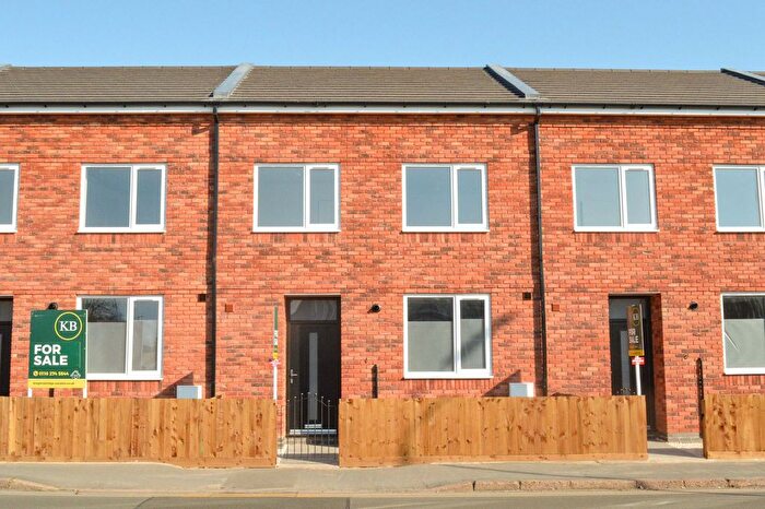3 Bedroom Terraced House For Sale In Gipsy Lane, Leicester, LE4
