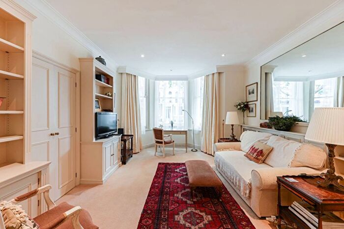 1 Bedroom Flat To Rent In Beaufort Gardens, Knightsbridge, London, SW3