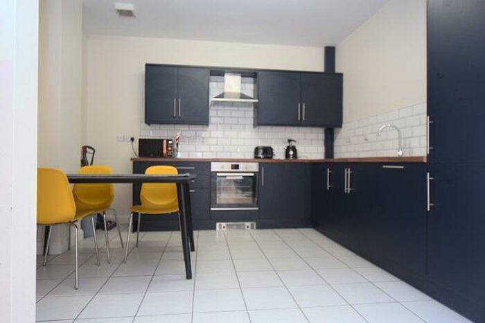 2 Bedroom Apartment To Rent In Orchard Chambers, - Church St, S1