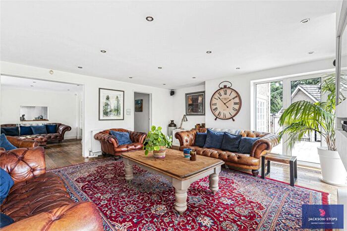 6 Bedroom House For Sale In Mulberry Close, Off The Avenue, Dallington, Northampton, NN5