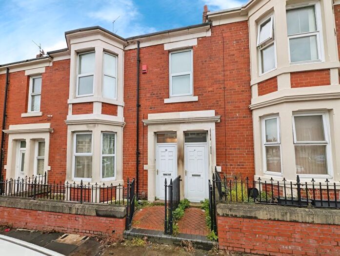 2 Bedroom Flat For Sale In Wingrove Avenue, Fenham, Newcastle Upon Tyne, NE4