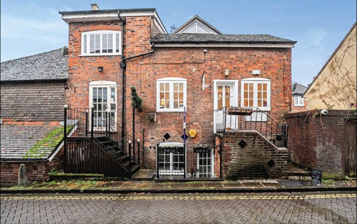 1 Bedroom Flat To Rent In Little Minster Street, Winchester, SO23
