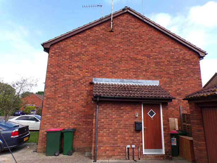 1 Bedroom End Of Terrace House To Rent In Cottesmore Green, RH11
