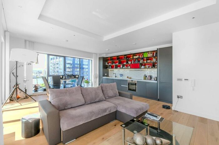 2 Bedroom Flat To Rent In Grantham House, Canary Wharf, London, E14
