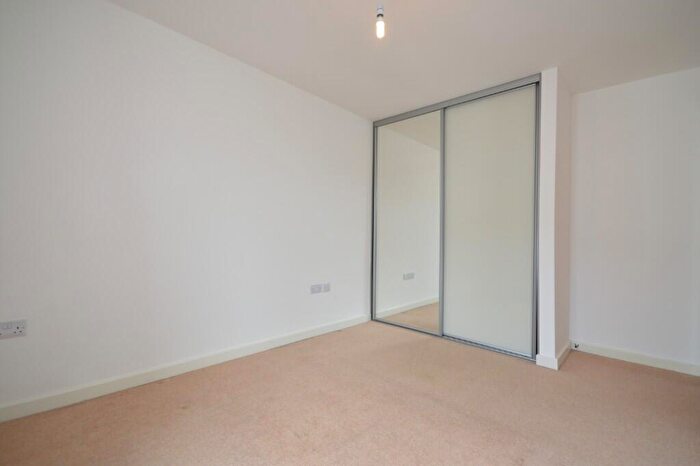 1 Bedroom Flat To Rent In Flat Canons Gate, Canons Way, Bristol, BS1