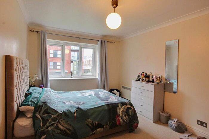 1 Bedroom Apartment For Sale In Great Heathmead, Anscome House Great Heathmead, RH16