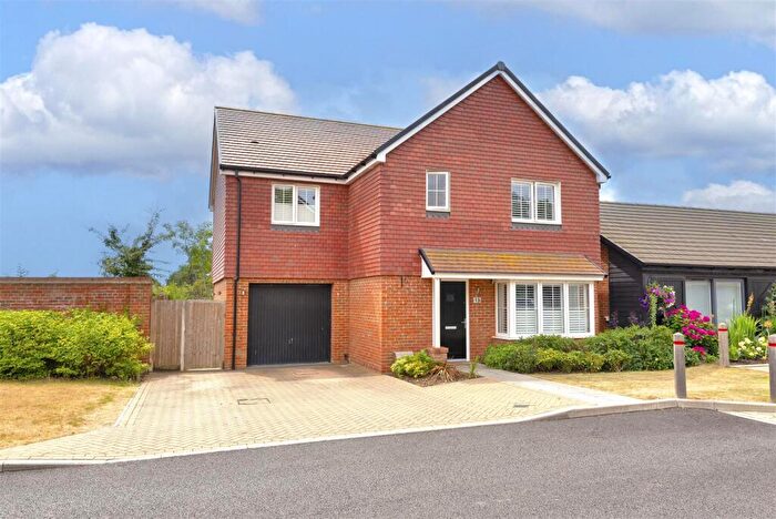 4 Bedroom Detached House For Sale In Collier Street, Yalding, Maidstone, ME18