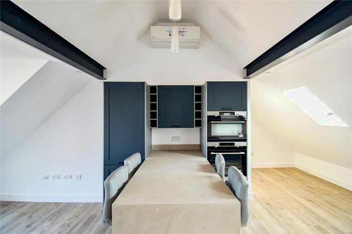 2 Bedroom Flat To Rent In Mowbray Road, Cambridge, CB1