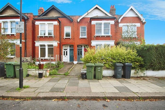 4 Bedroom Flat To Rent In Telford Avenue, London, SW2
