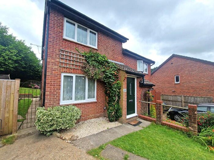 2 Bedroom Semi-Detached House To Rent In Lancaster Close, Bursledon, SO31