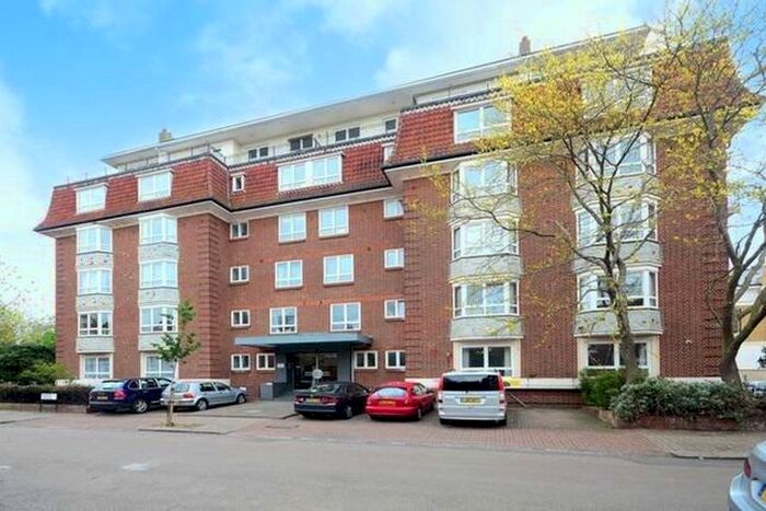 2 Bedroom Flat To Rent In Brittany House, Upper Richmond Road, SW15