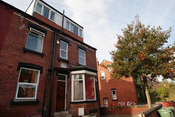 6 Bedroom Terraced House To Rent In Royal Park Terrace, Hyde Park, Leeds, LS6