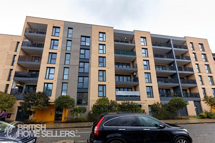 1 Bedroom Apartment For Sale In Westmoreland Road, London, NW9