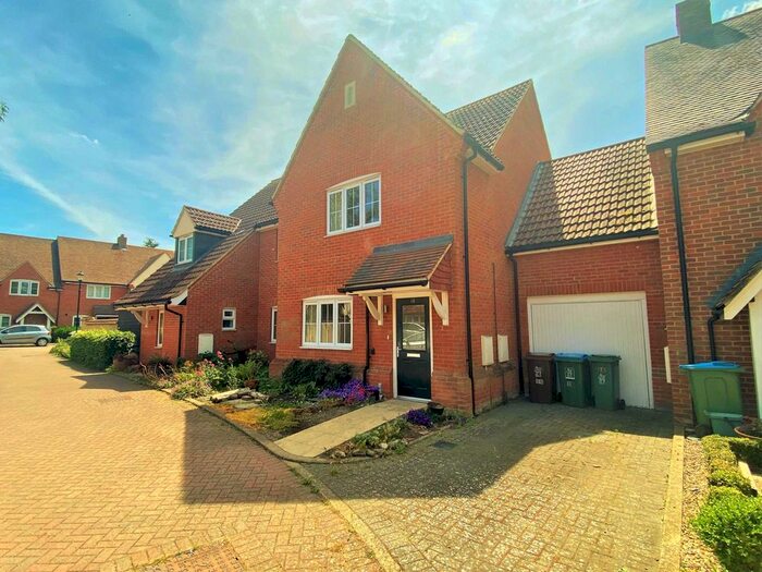 3 Bedroom Semi-Detached House To Rent In Printers Piece, Haddenham, HP17