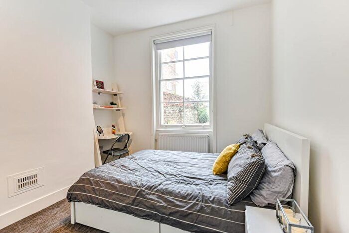 1 Bedroom Terraced House To Rent In Queens Park Road, Brighton, BN2