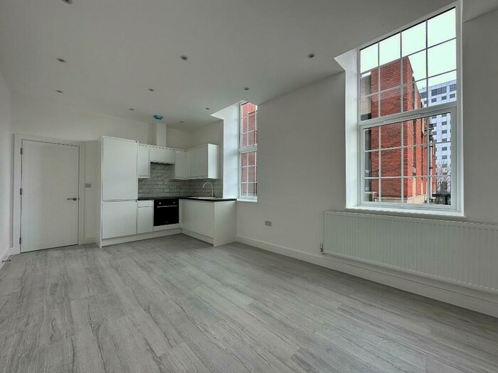 1 Bedroom Flat To Rent In Southchurch Road, Southend-On-Sea, Essex, SS1