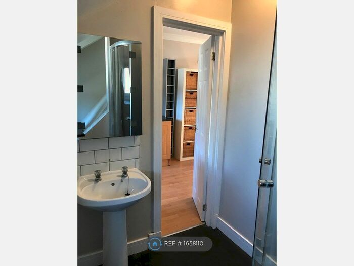 1 Bedroom Flat To Rent In Miller Road, Oban, PA34