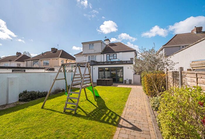 3 Bedroom Semi-detached House For Sale In Ravenscourt Road, Patchway, South Gloucestershire, BS34