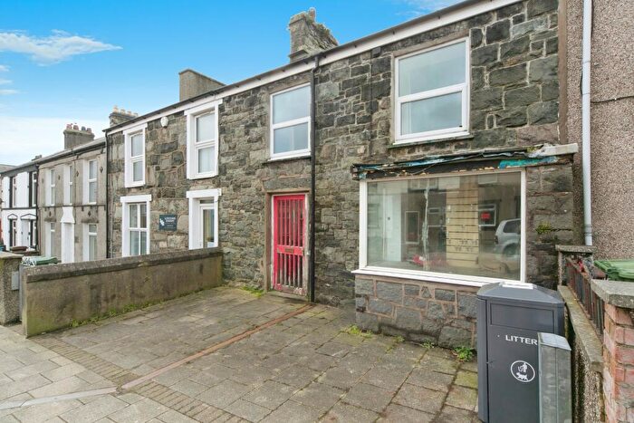 Terraced House For Sale In Water Street, Penygroes, Caernarfon, Gwynedd, LL54
