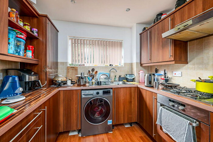 2 Bedroom Flat For Sale In Endeavour Court, Plymouth, Devon, PL1