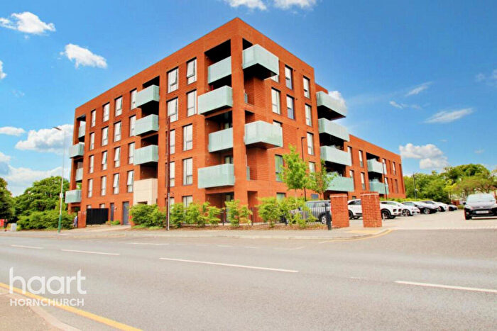2 Bedroom Apartment To Rent In North Street, Hornchurch, RM11