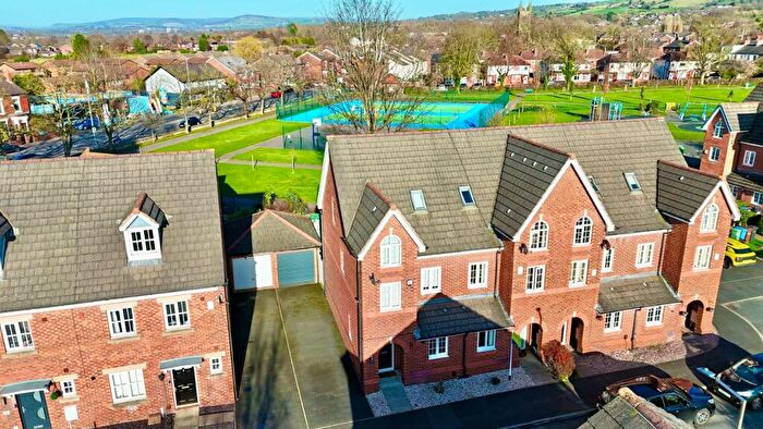 3 Bedroom Town House For Sale In Kennett Drive, Bredbury, Stockport, Cheshire, SK6