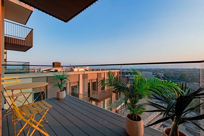 1 Bedroom Flat For Sale In Plot - Bed Apartment, The Acer Apartments, White City, W12
