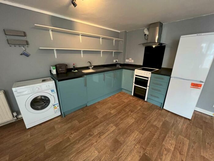 1 Bedroom Flat To Rent In Locks Hill, Frome, Somerset, BA11