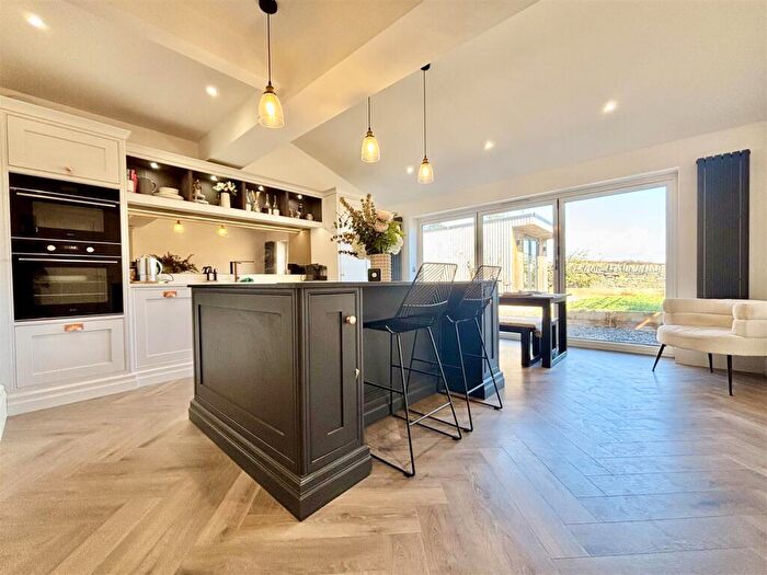 3 Bedroom Semi-Detached House For Sale In The Rise, Northowram, Halifax, HX3