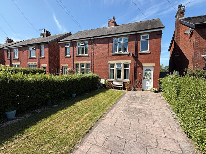 3 Bedroom Semi-Detached House For Sale In Kirkham Road, Freckleton, PR4