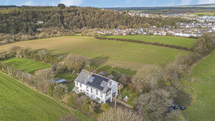 3 Bedroom Semi-Detached House For Sale In Trevanion Road, Wadebridge, PL27