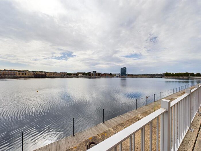 1 Bedroom Apartment For Sale In Watersmeet, Restharrow Way St Marys Island, ME4