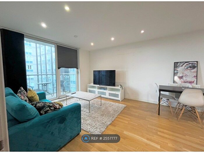 1 Bedroom Flat To Rent In Burgoyne House, Brentford, TW8