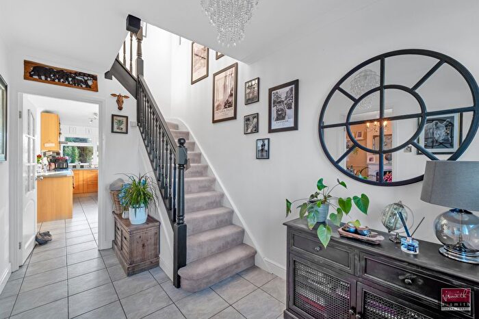 3 Bedroom Semi Detached House For Sale In Woodthorpe Road, Ashford, TW15