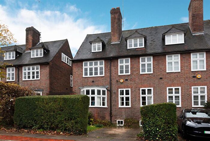 5 Bedroom Town House For Sale In Rotherwick Road, NW11