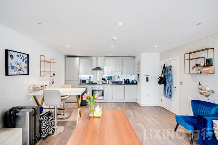 1 Bedroom Apartment To Rent In East Ferry Road, Isle Of Dogs, E14