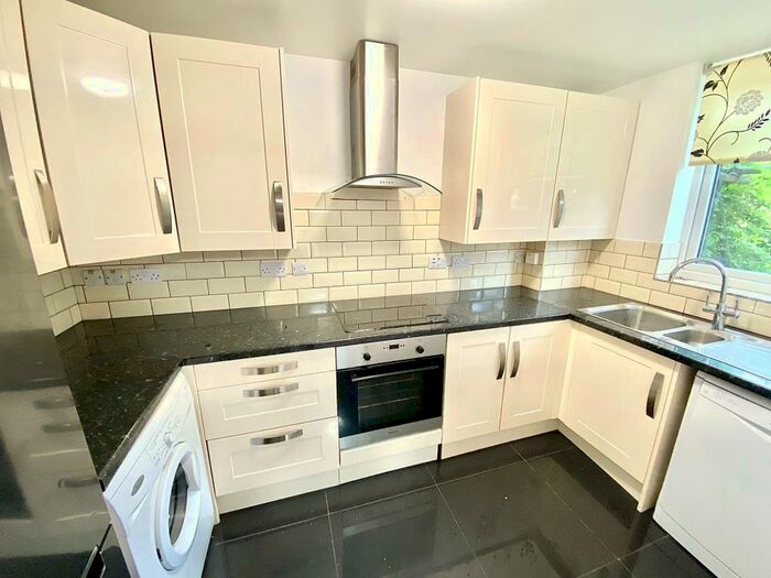 2 Bedroom Flat To Rent In Gardner Close, Wanstead, E11