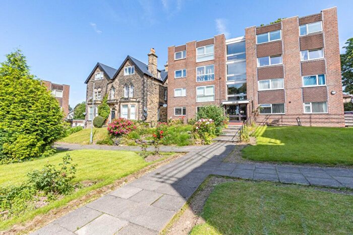 1 Bedroom Flat For Sale In Kingsway Court, Moortown, Leeds, LS17