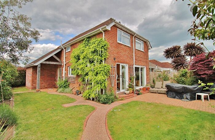 4 Bedroom Detached House For Sale In Eric Road, Stubbington, Fareham, PO14