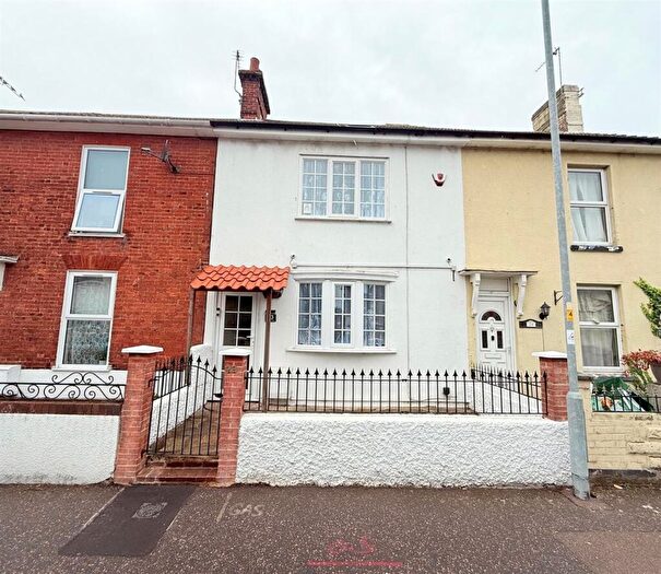 2 Bedroom Terraced House For Sale In Russell Road, Great Yarmouth, NR30