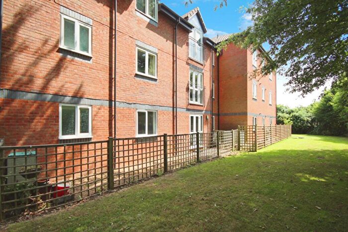 2 Bedroom Flat For Sale In Parish End, Leamington Spa, CV31