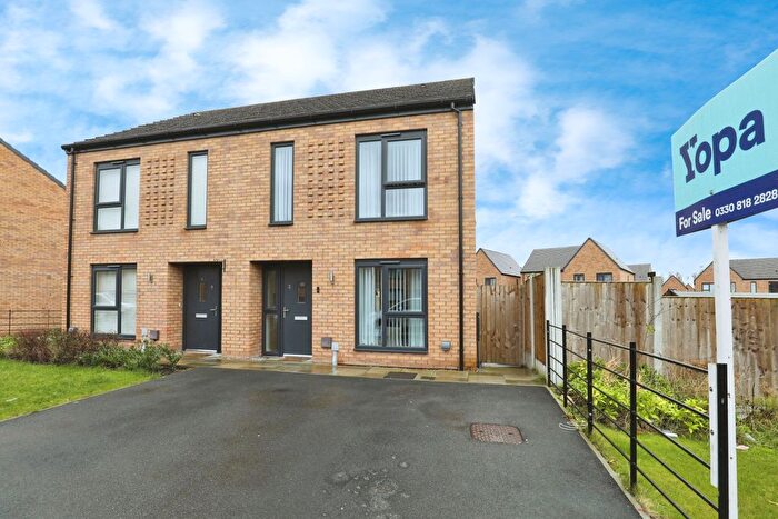 3 Bedroom Semi Detached House For Sale In Gilded Way, Liverpool, L32