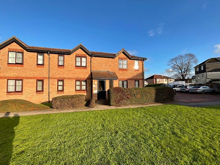 1 Bedroom Flat For Sale In Ferro Road, Rainham, RM13