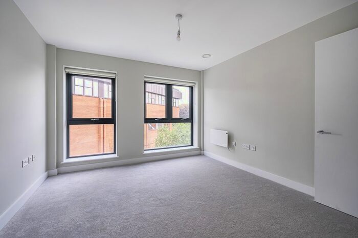 2 Bedroom Flat To Rent In Market Street, Newbury, RG14