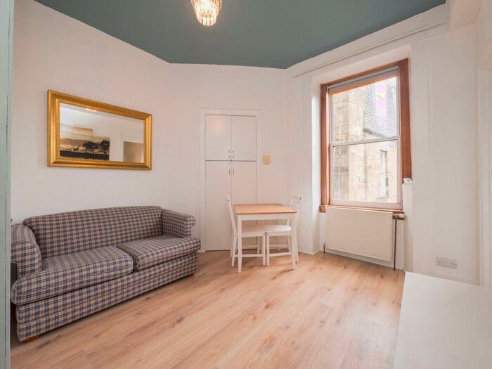 2 Bedroom Flat To Rent In West Newington Place, Newington, EH9