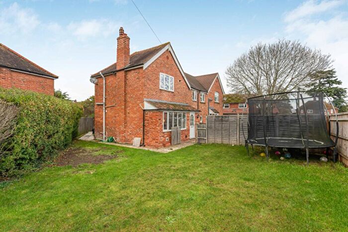 3 Bedroom Semi-Detached House For Sale In Hampden Avenue, Thame, Oxfordshire, OX9