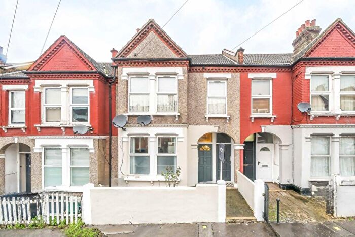 2 Bedroom Flat For Sale In Mersham Road, Thornton Heath, CR7