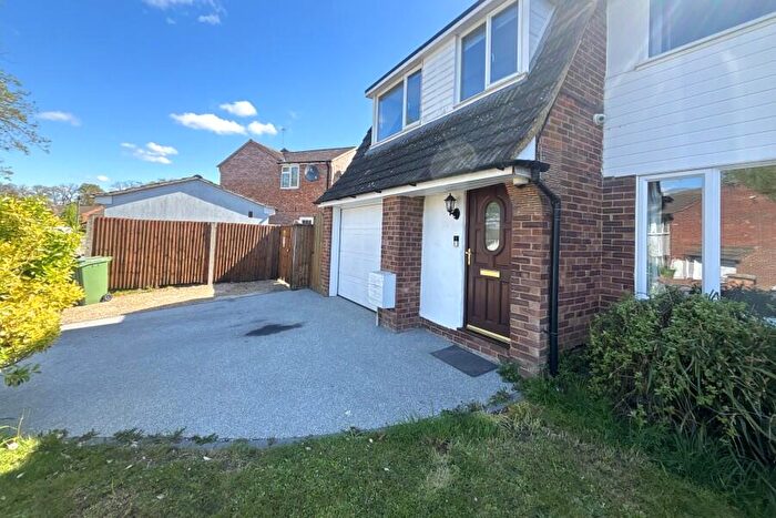 3 Bedroom Semi-Detached House To Rent In Knaphill, Woking, Surrey, GU21